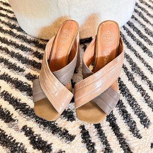 Slide on retro 70’s Platforms